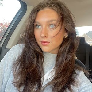 Meet your Posher, Abby